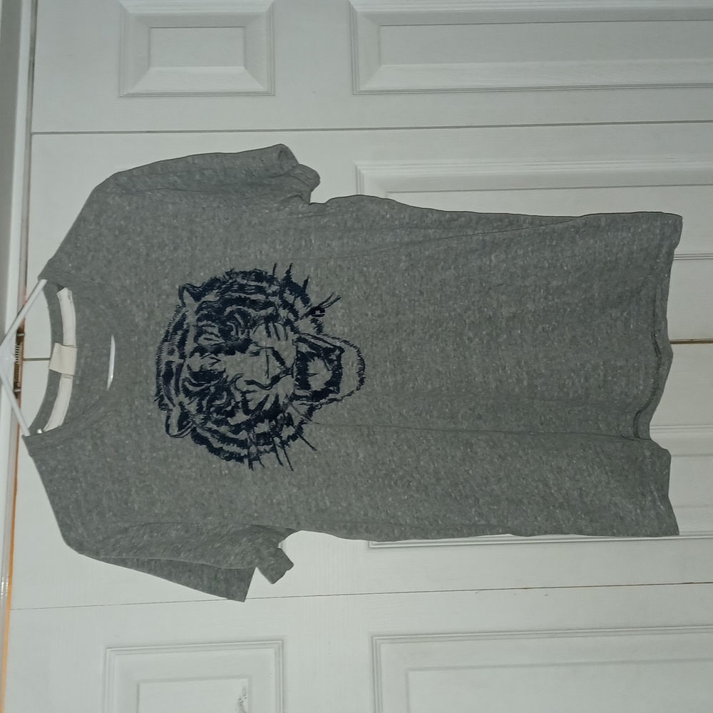 Man's Abercrombie & Fitch shirt